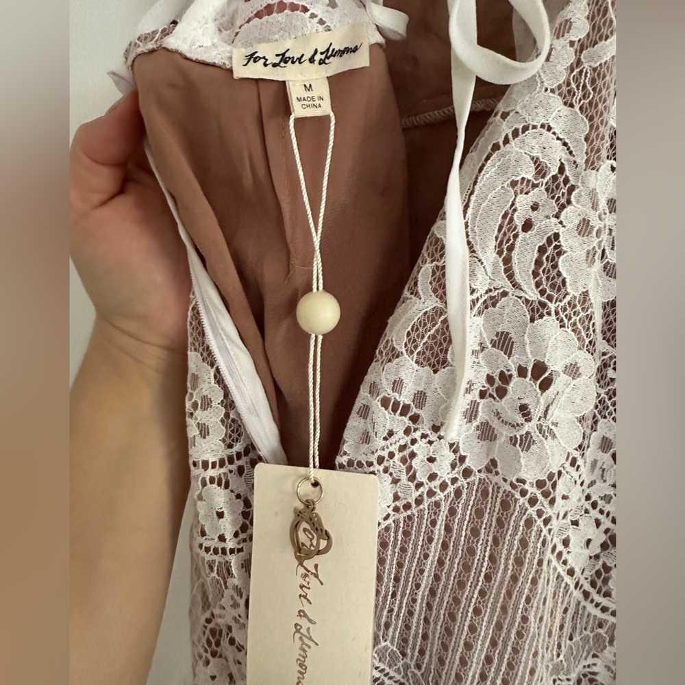 For love and lemons white lace mini dress sz M nwt - Picture 3 of 4